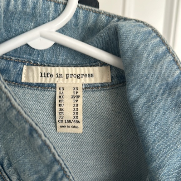 Life in progress denim romper.. size XS - Picture 5 of 5